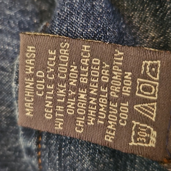 Vtg VAN HEUSEN Denim Sleeveless Button-Up Top - Picture 6 of 6